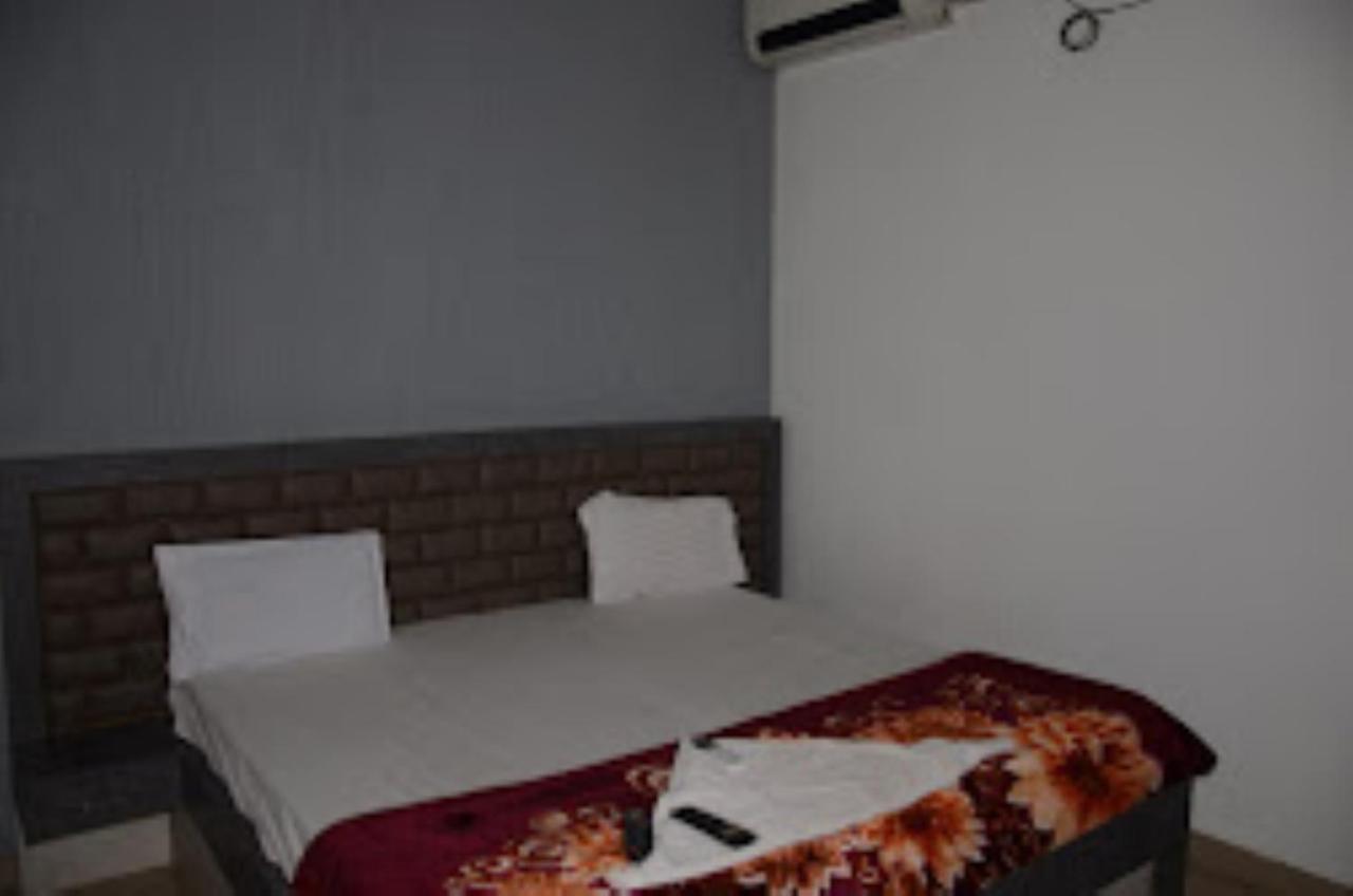 Hotel Rajawat , Madhya Pradesh Vidisha ภายนอก รูปภาพ