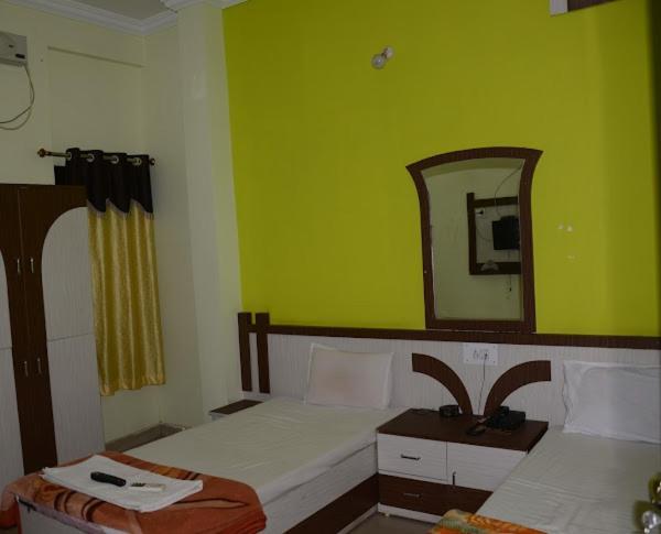 Hotel Rajawat , Madhya Pradesh Vidisha ภายนอก รูปภาพ